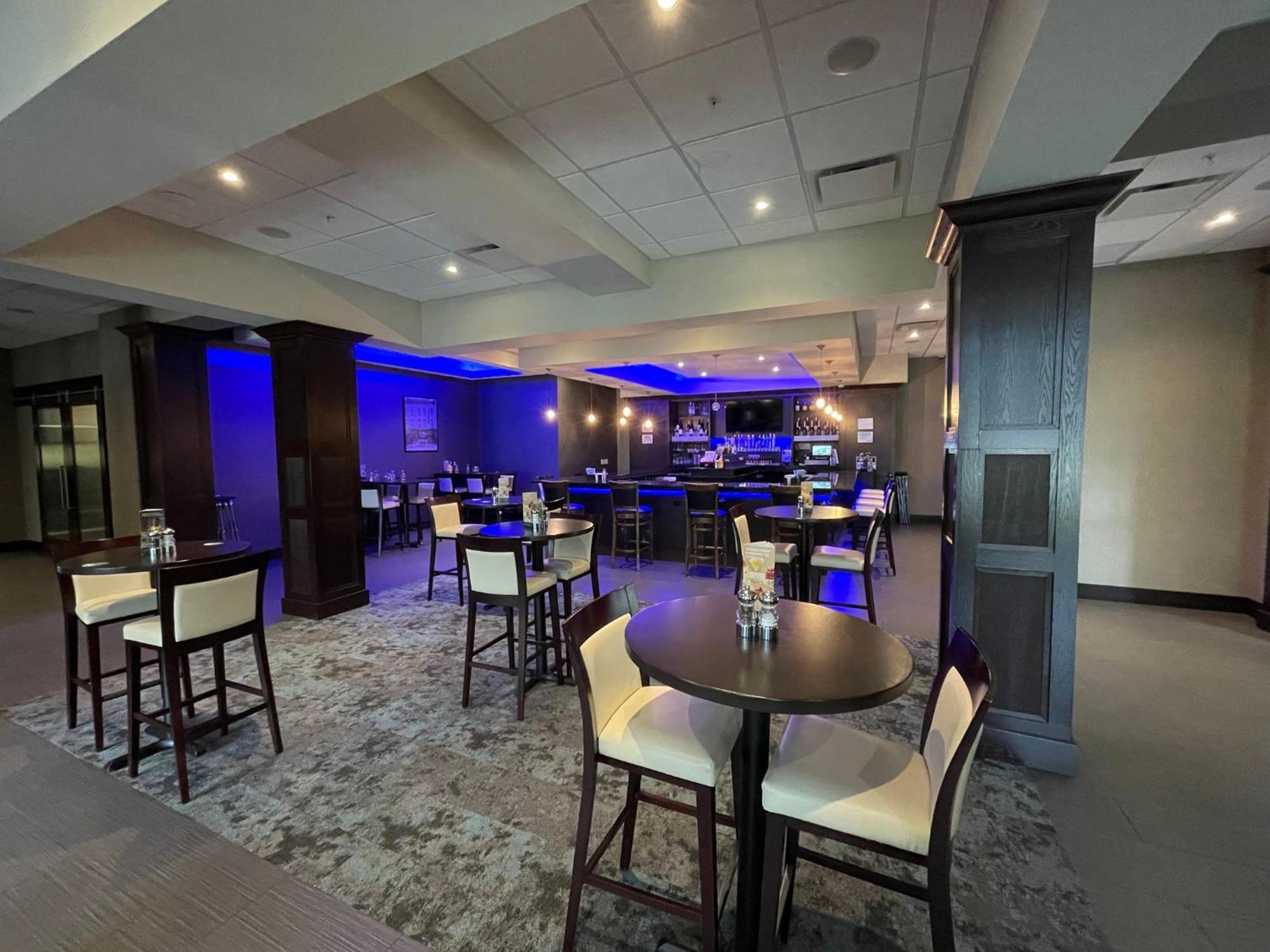 Holiday Inn & Suites - Farmington Hills - Detroit Nw By Ihg Exterior foto