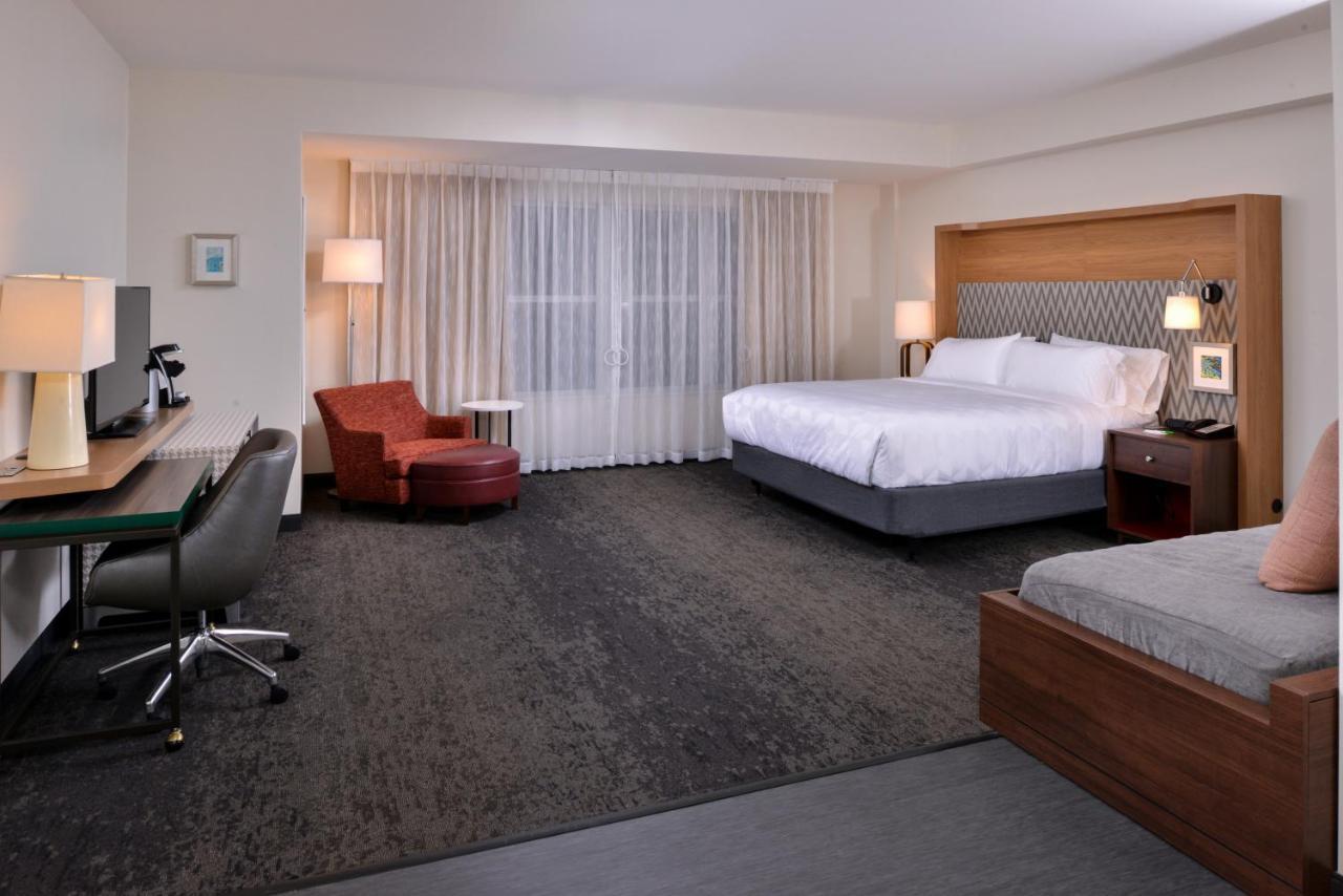 Holiday Inn & Suites - Farmington Hills - Detroit Nw By Ihg Exterior foto